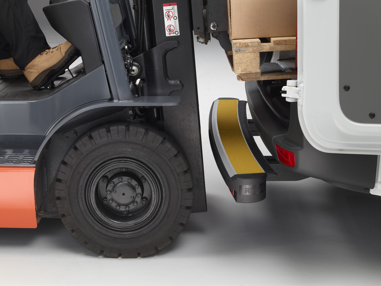 ImpactStep-Forklift-Loading-Detail-Before-Impact-1